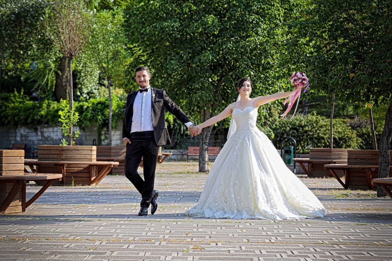 Fashion Wholesale Trends: Fast Fashion vs. Slow Fashion: Allpaanel mahadev book, Laserbook247, Bat book 247