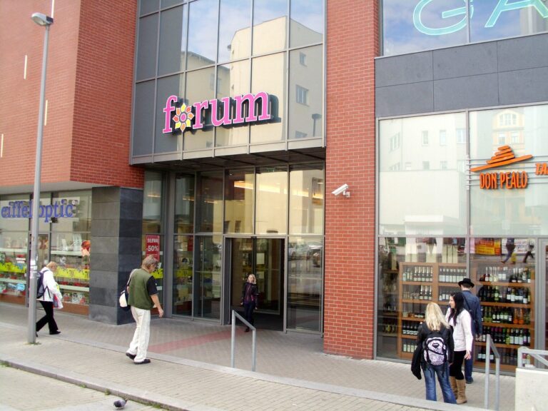 The Role of AI in Personalized Fashion Styling Services